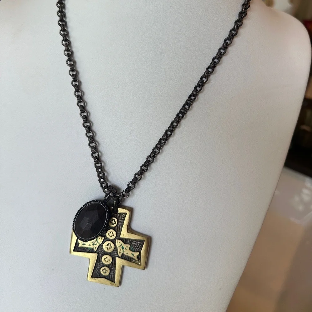 Vintage chunky Cross Pendant Necklace